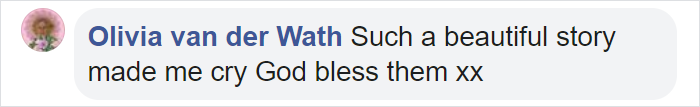 Man Interrupts A Family Photoshoot To Tell His Wife’s Daughter That He’s Adopting Her Man Interrupts A Family Photoshoot To Tell His Wife’s Daughter That He’s Adopting Her