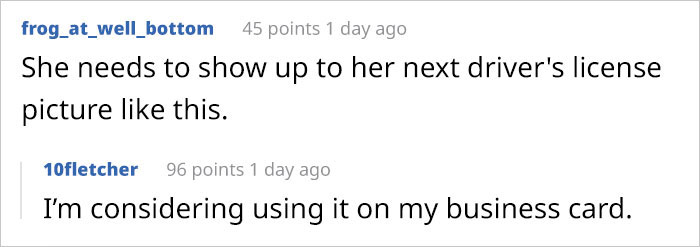 Mom Posts A Hilarious Selfie Posing Next To Her Daughter’s Drawing