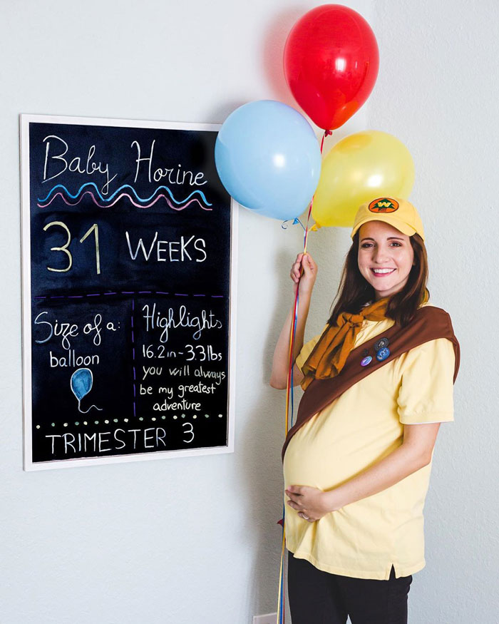 Woman Dresses Up As Different Pop Culture Characters To Celebrate Each Week Of Her Pregnancy Woman Dresses Up As Different Pop Culture Characters To Celebrate Each Week Of Her Pregnancy