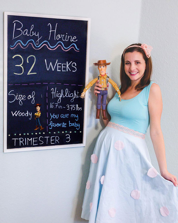 Woman Dresses Up As Different Pop Culture Characters To Celebrate Each Week Of Her Pregnancy Woman Dresses Up As Different Pop Culture Characters To Celebrate Each Week Of Her Pregnancy