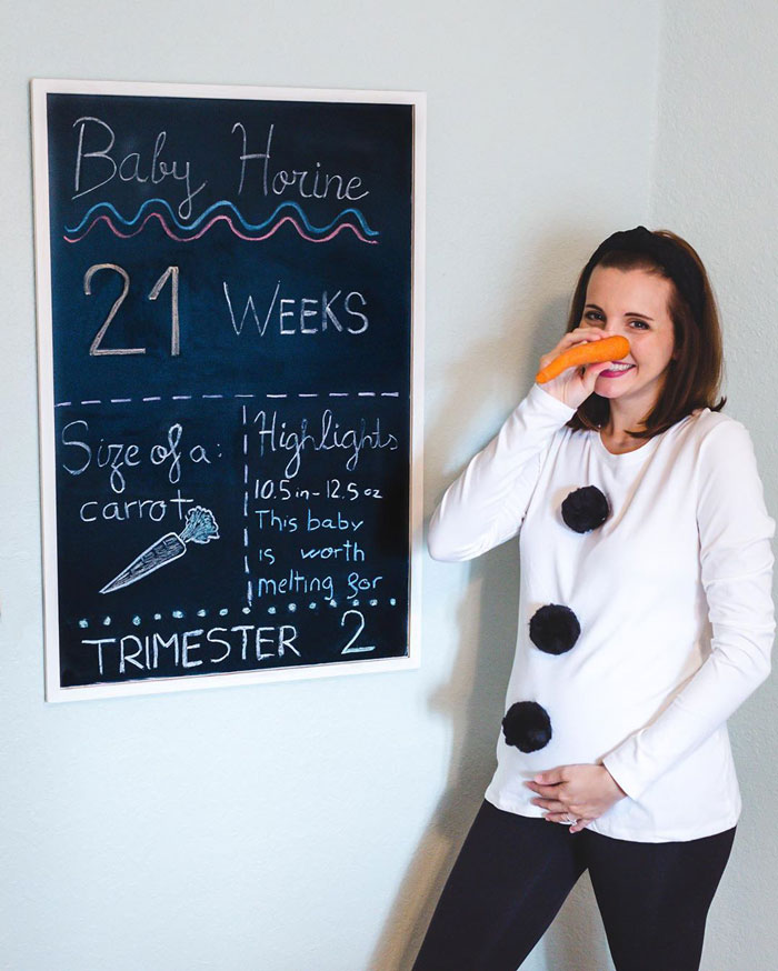 Woman Dresses Up As Different Pop Culture Characters To Celebrate Each Week Of Her Pregnancy