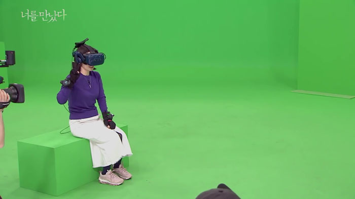 Grieving Mom Is Reunited With Her Dead 7 Y.O. Daughter Through VR Grieving Mom Is Reunited With Her Dead 7 Y.O. Daughter Through VR