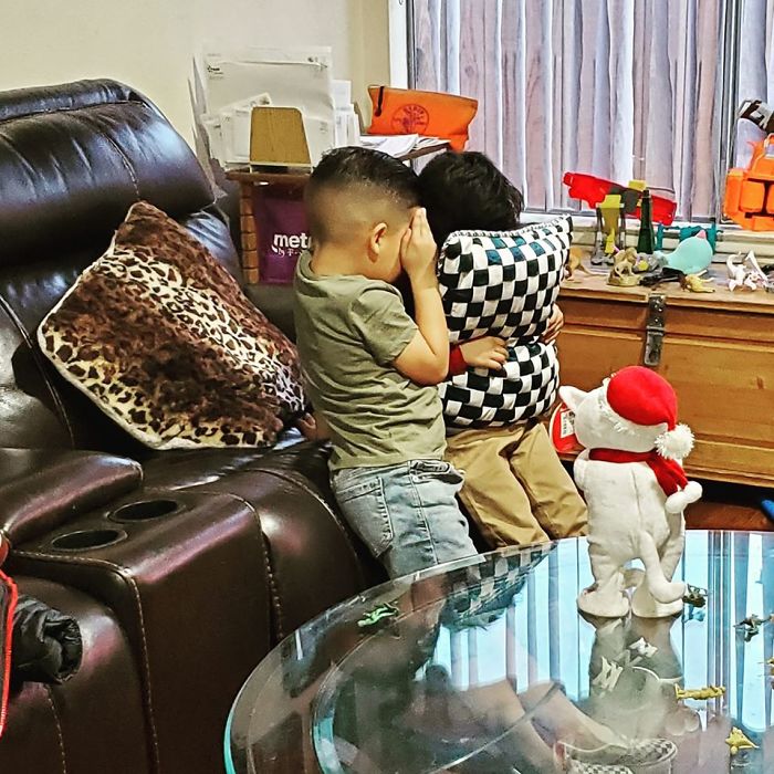 Mom Shares Her 14 Y.O. Son's Face In Response To J.Lo At The Super Bowl, Other Parents Share Their Kids' Reactions Mom Shares Her 14 Y.O. Son's Face In Response To J.Lo At The Super Bowl, Other Parents Share Their Kids' Reactions