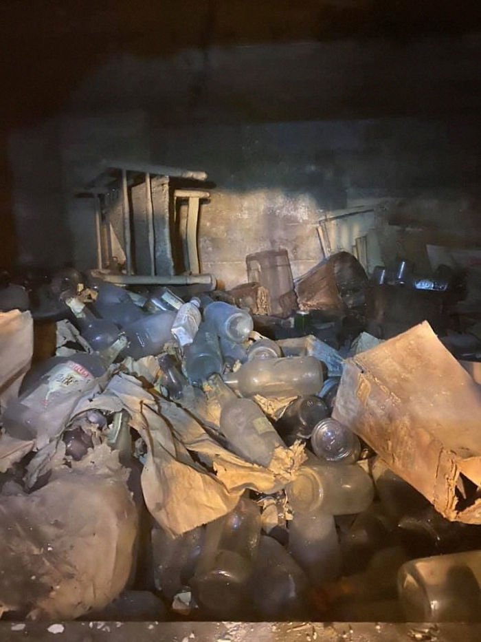 Couple Renovates A 168-Year-Old Mansion, Finds A Hidden Room Couple Renovates A 168-Year-Old Mansion, Finds A Hidden Room