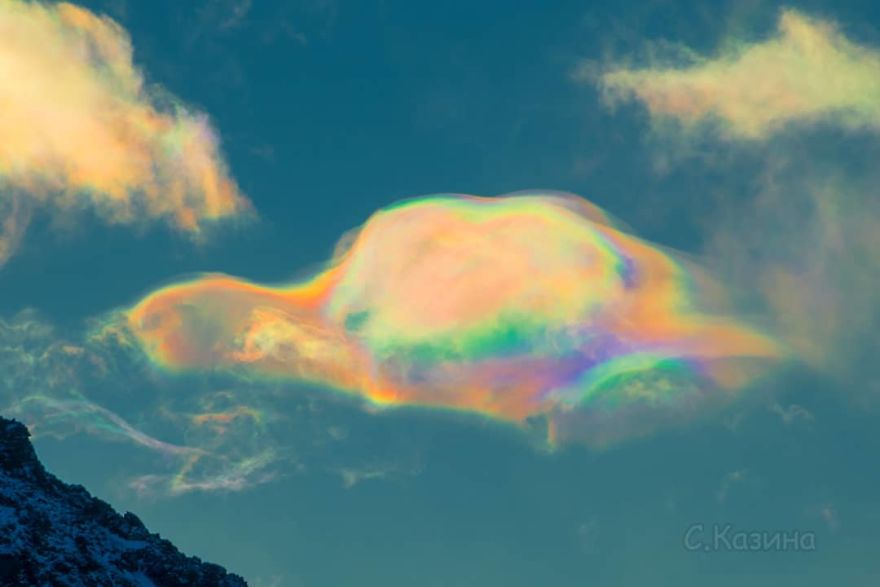 Pics Of Bizarre Iridescent Clouds Over Siberia Go Viral (11 Pics) Pics Of Bizarre Iridescent Clouds Over Siberia Go Viral (11 Pics)