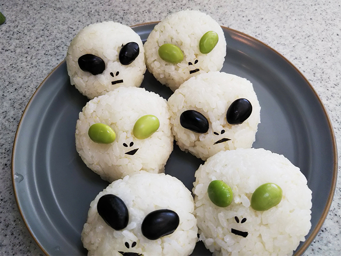 These Rice Balls Made By A Japanese YouTuber Look So Good, It'd Be A Sin To Eat Them These Rice Balls Made By A Japanese YouTuber Look So Good, It'd Be A Sin To Eat Them