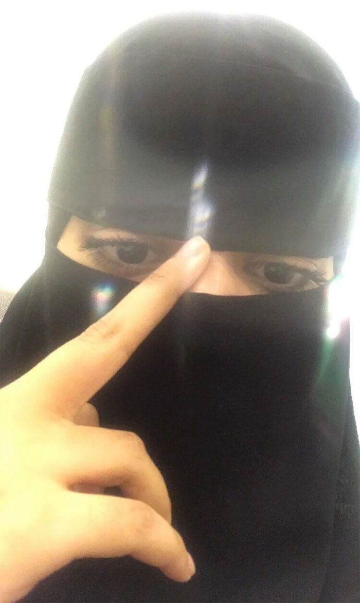 Saudi Girl Compares Pics With And Without A Niqab To Celebrate Being Free