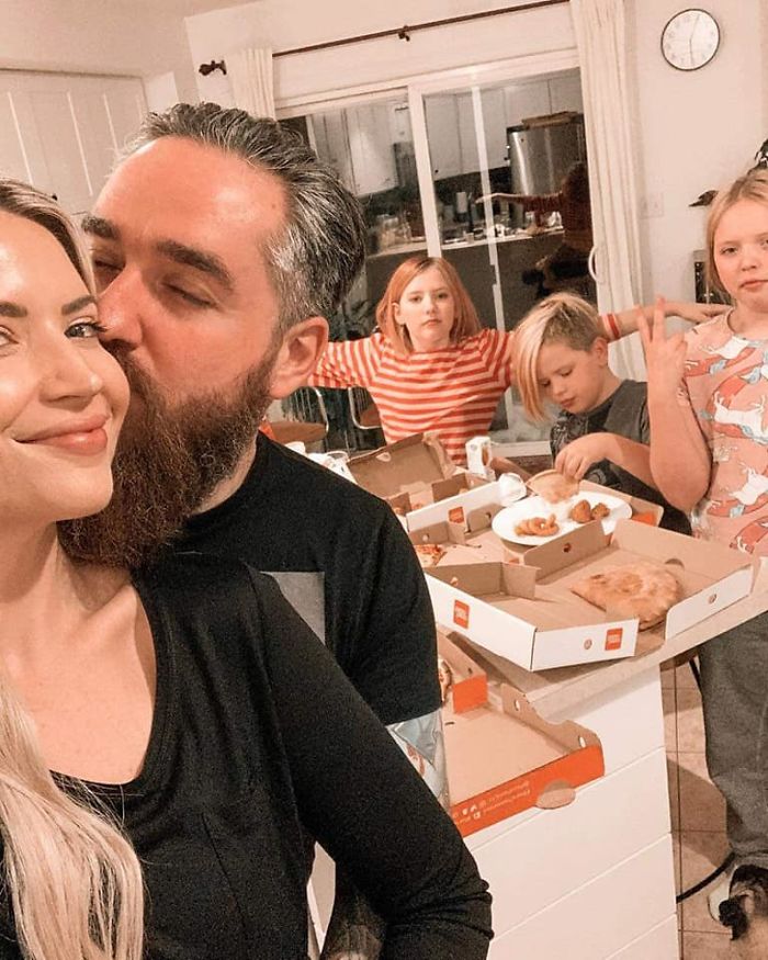 Someone Makes A Post About Strong Women Who Celebrate Their Natural Bodies, Illustrates It With The Perfect Example Someone Makes A Post About Strong Women Who Celebrate Their Natural Bodies, Illustrates It With The Perfect Example