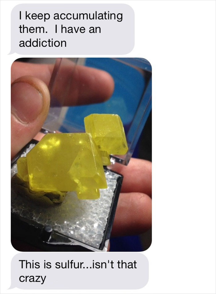 Woman Gives Her Number To A Guy On Tinder, Gets Pleasantly Surprised When He Starts Sending Her Photos Of His Rocks Woman Gives Her Number To A Guy On Tinder, Gets Pleasantly Surprised When He Starts Sending Her Photos Of His Rocks