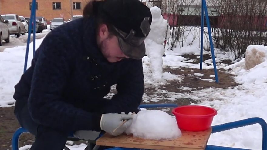 This Artist Decided To Creep People Out By Creating A 'Pennyswise' Snowman On A Swingset