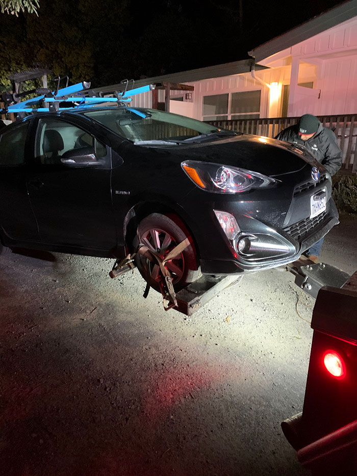 Woman Gets Stuck In Rural California After Losing Cell Service While Driving An App-Powered Rental Car And The Company Tells Her To Sleep In The Car