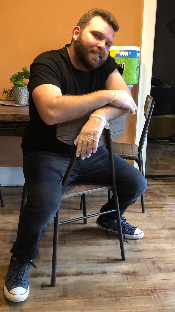 Guy Demonstrates How Quarantine Has Affected Dating Profiles And People Love It