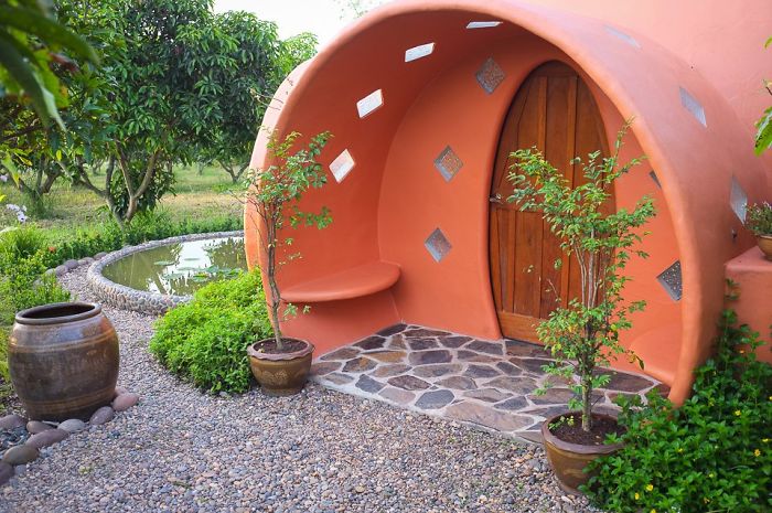 Eco-Friendly Dome Homes Built From AirCrete Are So Affordable, You Can DIY One For Up To $9,000