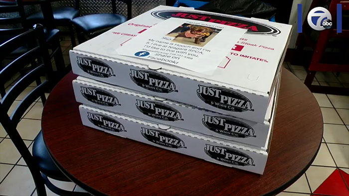 Pizza Place Helps Local Shelter Get Dogs Adopted By Putting Their Photos On Pizza Boxes Pizza Place Helps Local Shelter Get Dogs Adopted By Putting Their Photos On Pizza Boxes