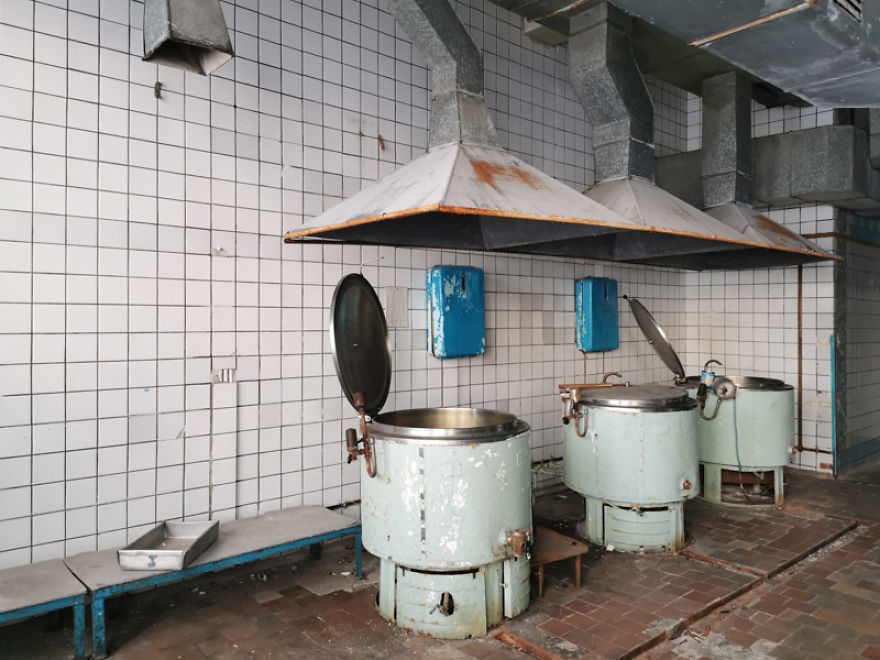 I Captured An Abandoned Russian Settlement In Norway (22 Pics) I Captured An Abandoned Russian Settlement In Norway (22 Pics)