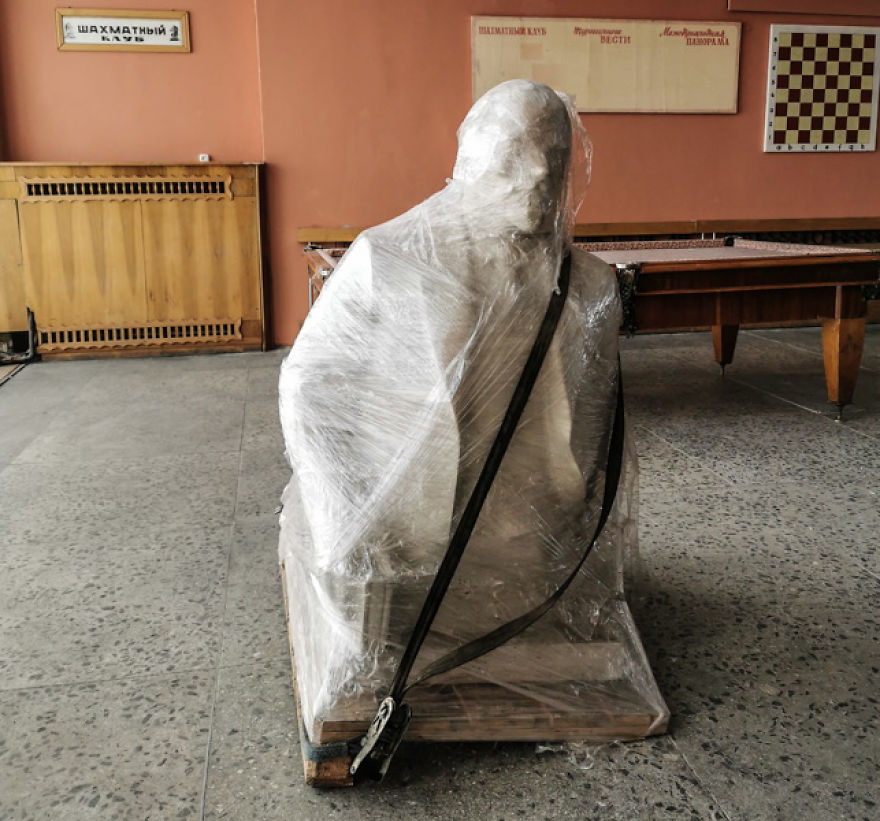 I Captured An Abandoned Russian Settlement In Norway (22 Pics) I Captured An Abandoned Russian Settlement In Norway (22 Pics)