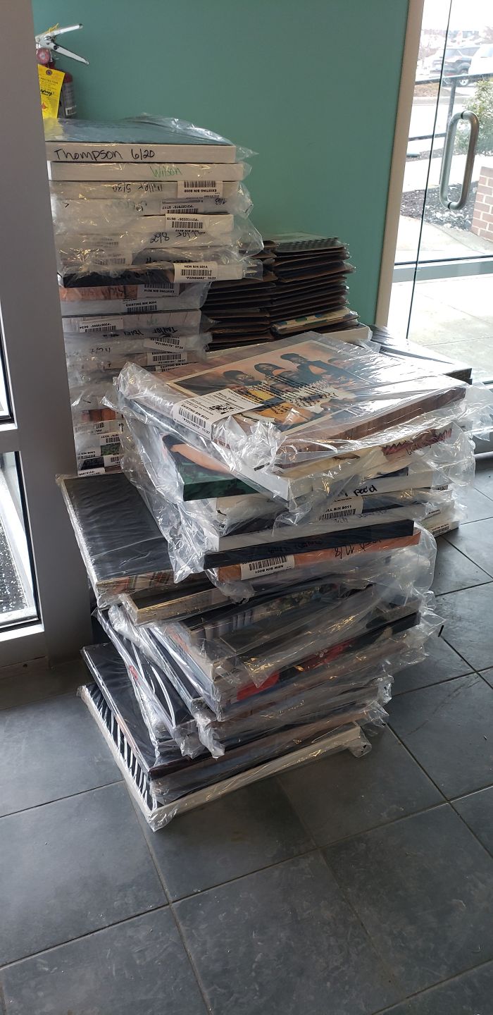 This Man Discovered Stacks Of Family Photographs In A Closed Photo Studio, Decided To Reunite Them With Their Rightful Owners