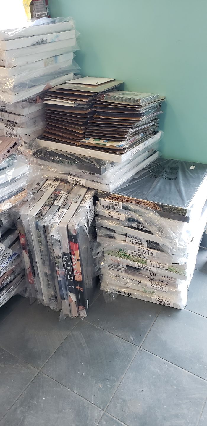 This Man Discovered Stacks Of Family Photographs In A Closed Photo Studio, Decided To Reunite Them With Their Rightful Owners