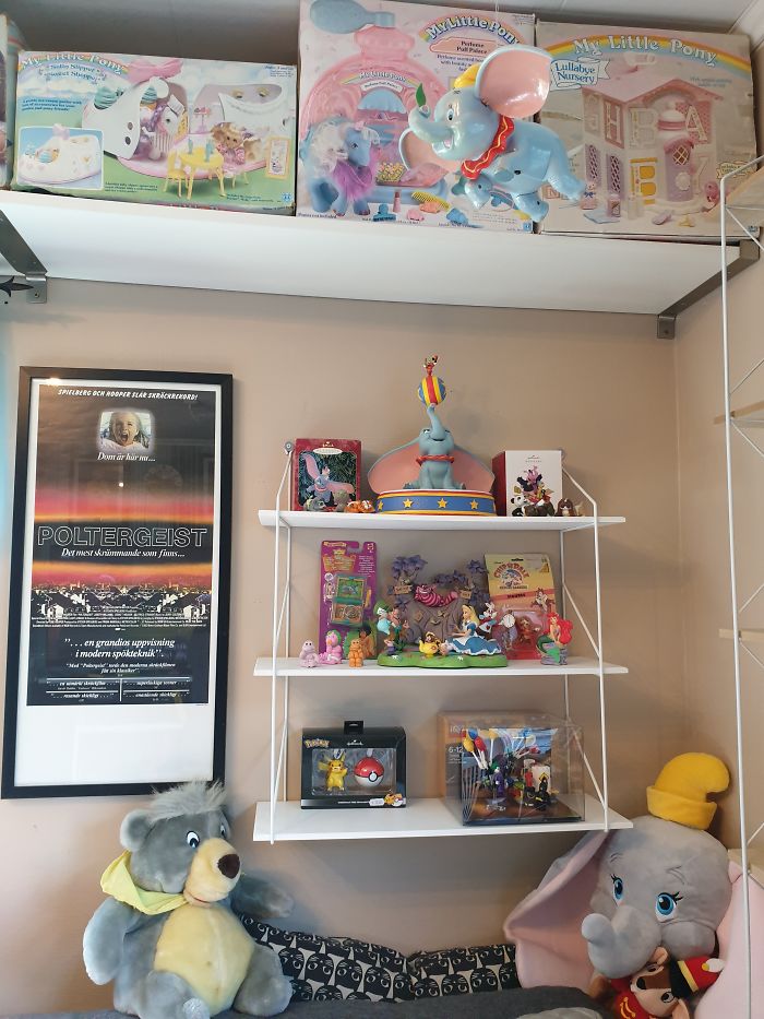 The View People Are Behind Me During Skype-Meetings 😂