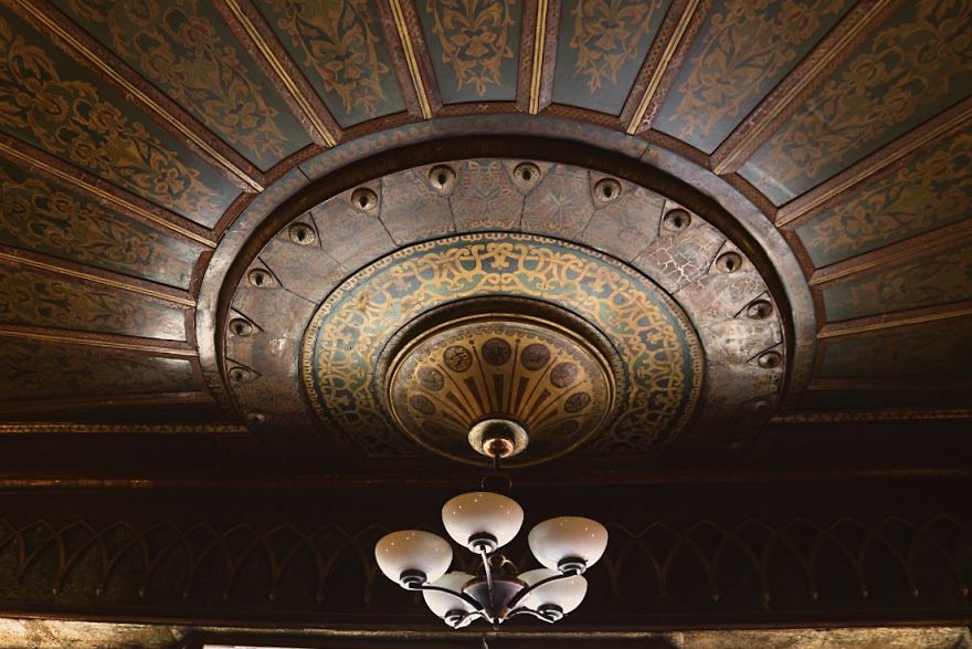 I Photographed A Bookstore That Looks Like A Hogwarts Tower Room I Photographed A Bookstore That Looks Like A Hogwarts Tower Room