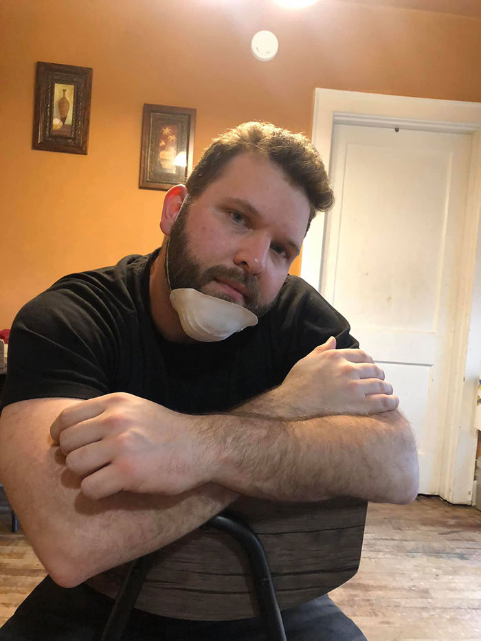 Guy Demonstrates How Quarantine Has Affected Dating Profiles And People Love It Guy Demonstrates How Quarantine Has Affected Dating Profiles And People Love It