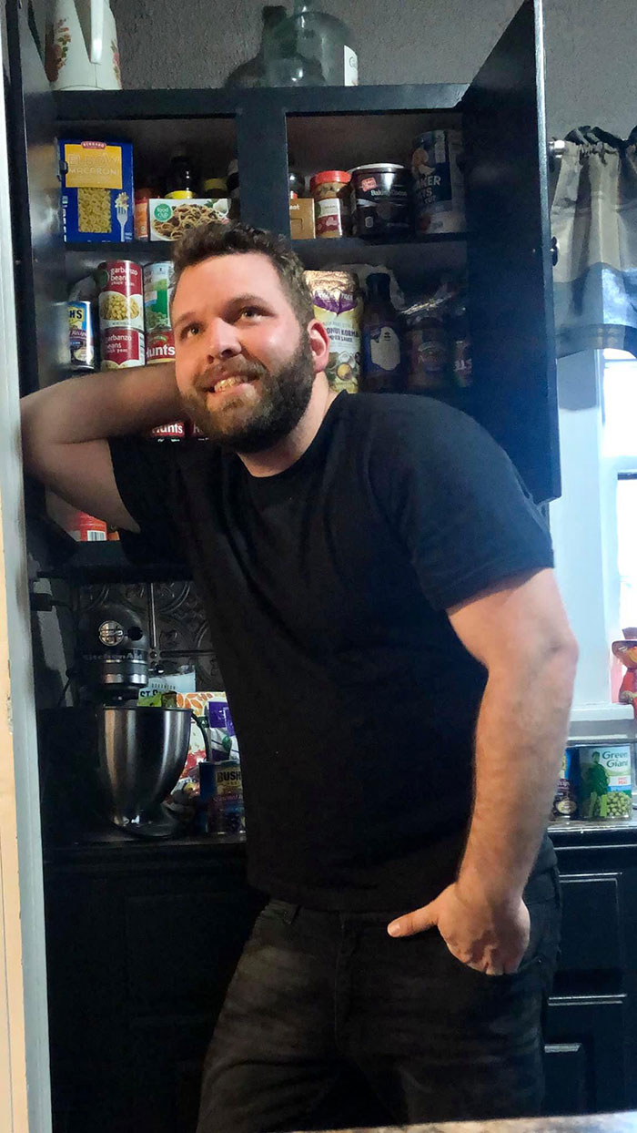 Guy Demonstrates How Quarantine Has Affected Dating Profiles And People Love It Guy Demonstrates How Quarantine Has Affected Dating Profiles And People Love It