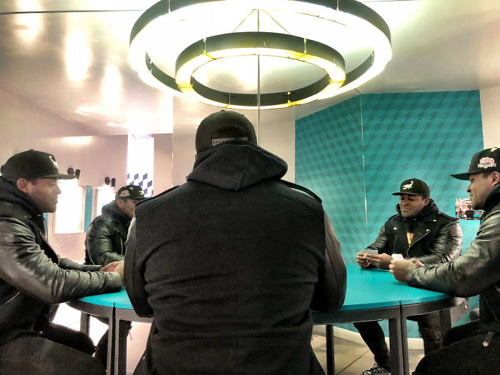 Guy Visits The Museum Of Illusions Alone, Gets A Museum Worker To Help Him With The Pictures