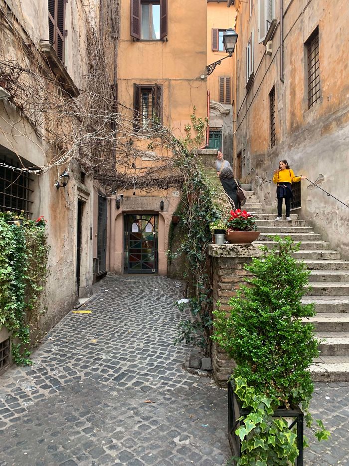 I Travelled 6725 Km (4128 Miles) To Eat At Rome “Under-The-Stairs” Restaurant. Of Course, They Are Closed For Renovations