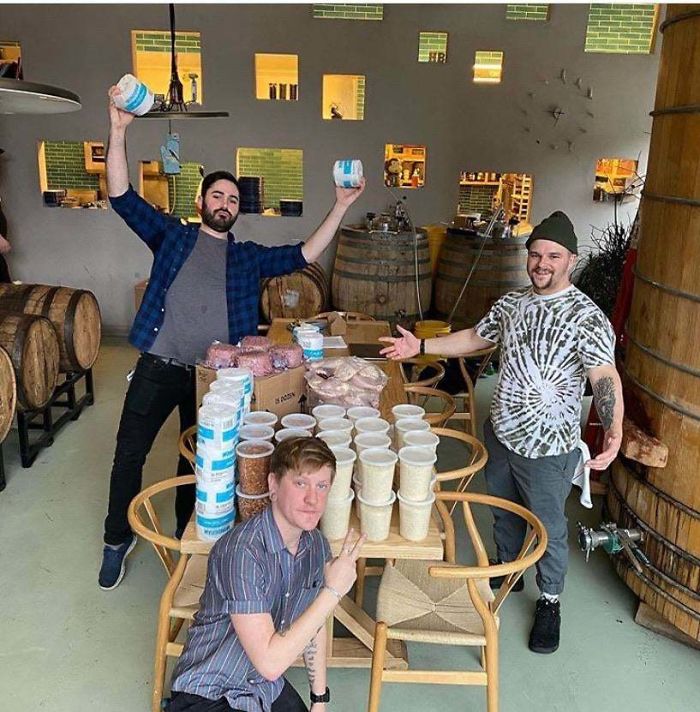 Boyfriend Lost His Serving Job Because Of Corona. Bosses Cleared Out The Kitchen To Provide Food For Employees And Intend On Making Them Weekly Care Packages