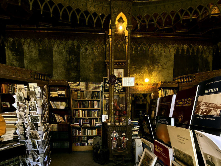 I Photographed A Bookstore That Looks Like A Hogwarts Tower Room