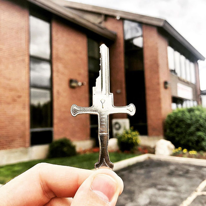 Company Creates Sword-Like Keys To Make Unlocking Doors A Fantasy Experience Company Creates Sword-Like Keys To Make Unlocking Doors A Fantasy Experience