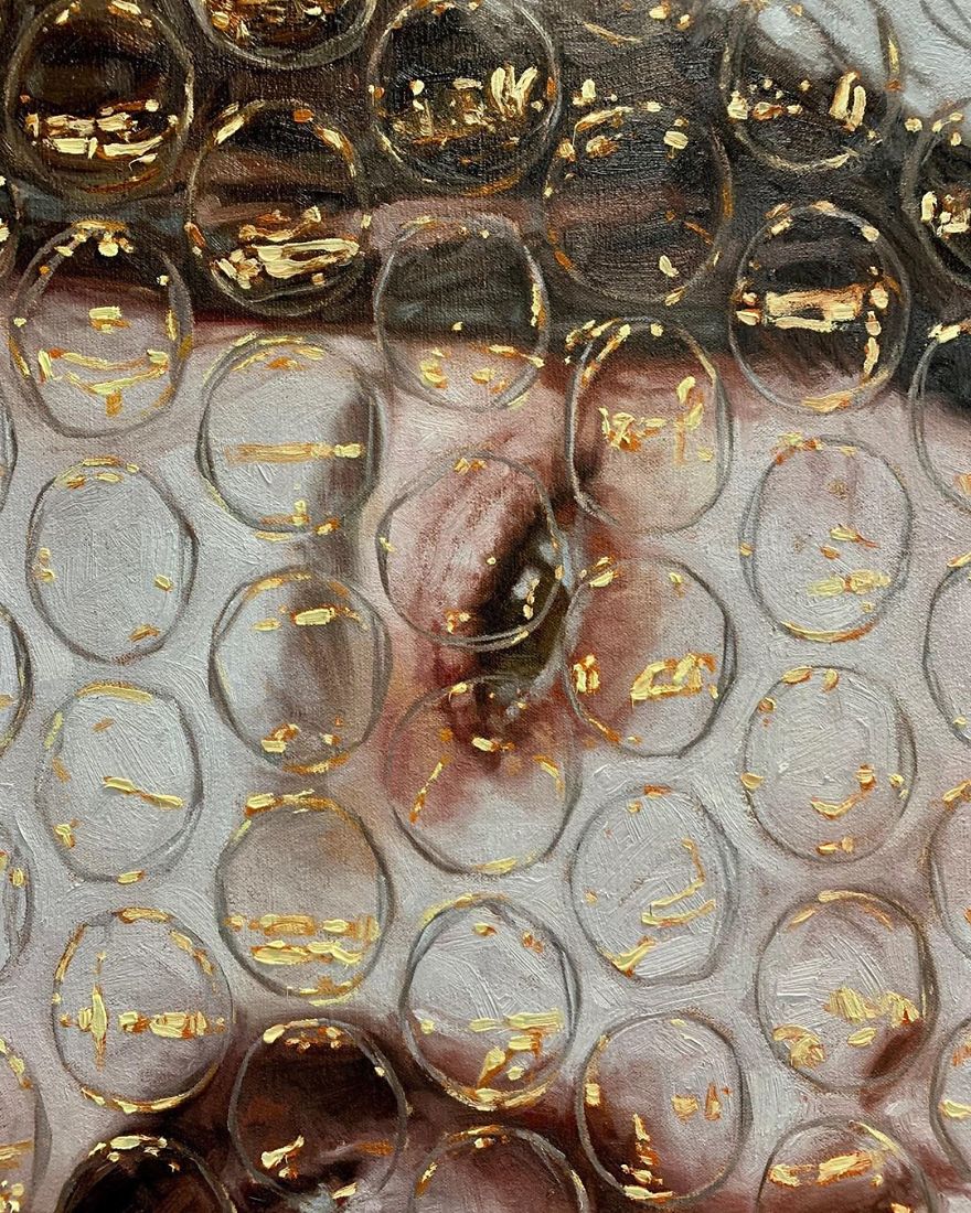 Artist Paints Portraits That Look Like They're 'Wrapped' In Bubble Wrap
