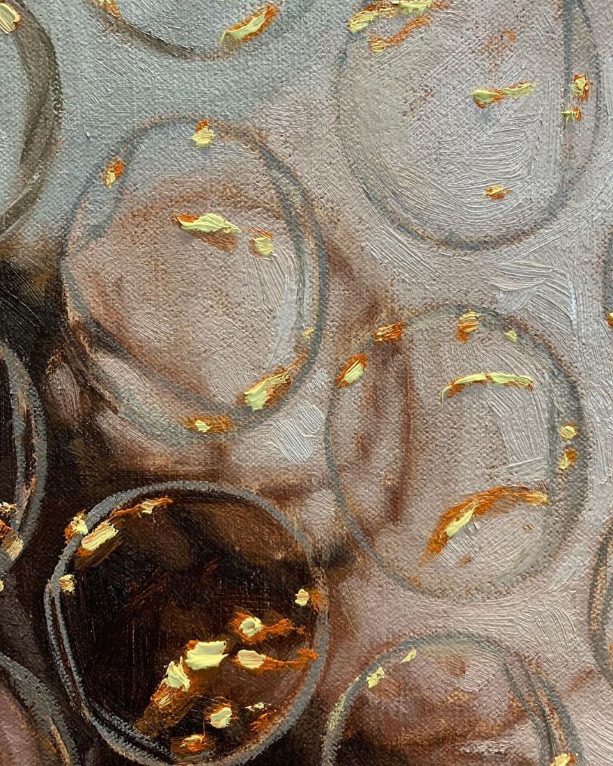 Artist Paints Portraits That Look Like They're 'Wrapped' In Bubble Wrap