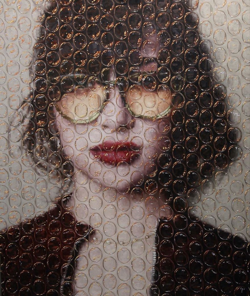 Artist Paints Portraits That Look Like They're 'Wrapped' In Bubble Wrap