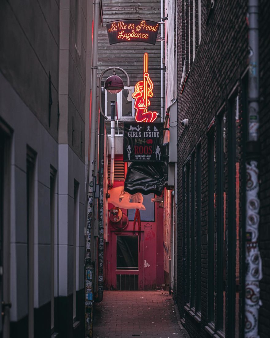 Rare Photos Of The Red Light District Amsterdam Due To The Coronavirus Outbreak Rare Photos Of The Red Light District Amsterdam Due To The Coronavirus Outbreak