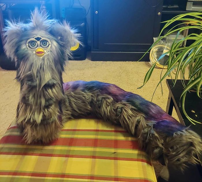 People Online Are Turning Their Furbies Into Centipedes And They Look Terrifying People Online Are Turning Their Furbies Into Centipedes And They Look Terrifying