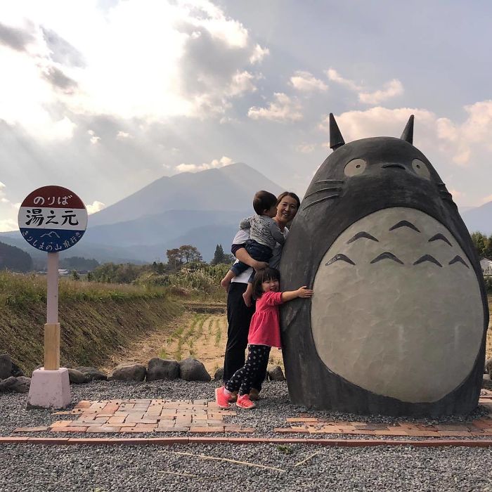Elderly Couple Recreated A Totoro Bus Stop In Real Life Elderly Couple Recreated A Totoro Bus Stop In Real Life