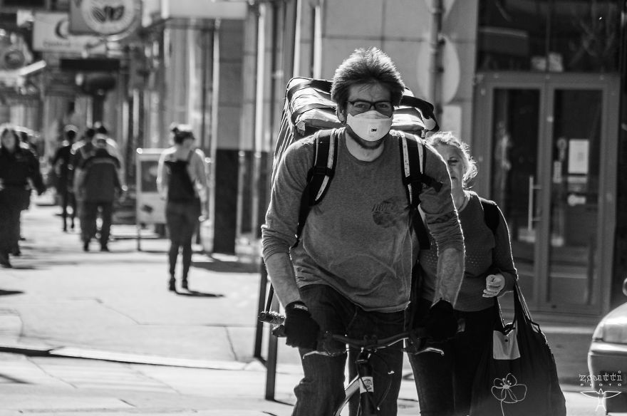 I Photographed The Experience Of The Coronavirus Quarantine In My City, Budapest (27 Pics)