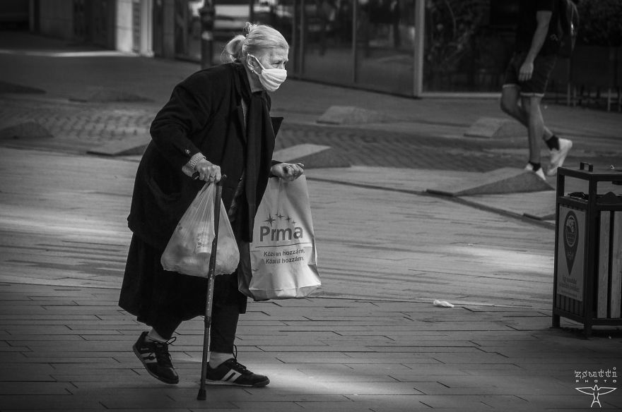 I Photographed The Experience Of The Coronavirus Quarantine In My City, Budapest (27 Pics) I Photographed The Experience Of The Coronavirus Quarantine In My City, Budapest (27 Pics)