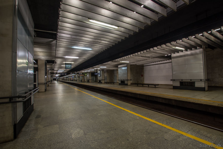 My 21 Pics Of What Coronavirus Has Done To Warsaw, Poland