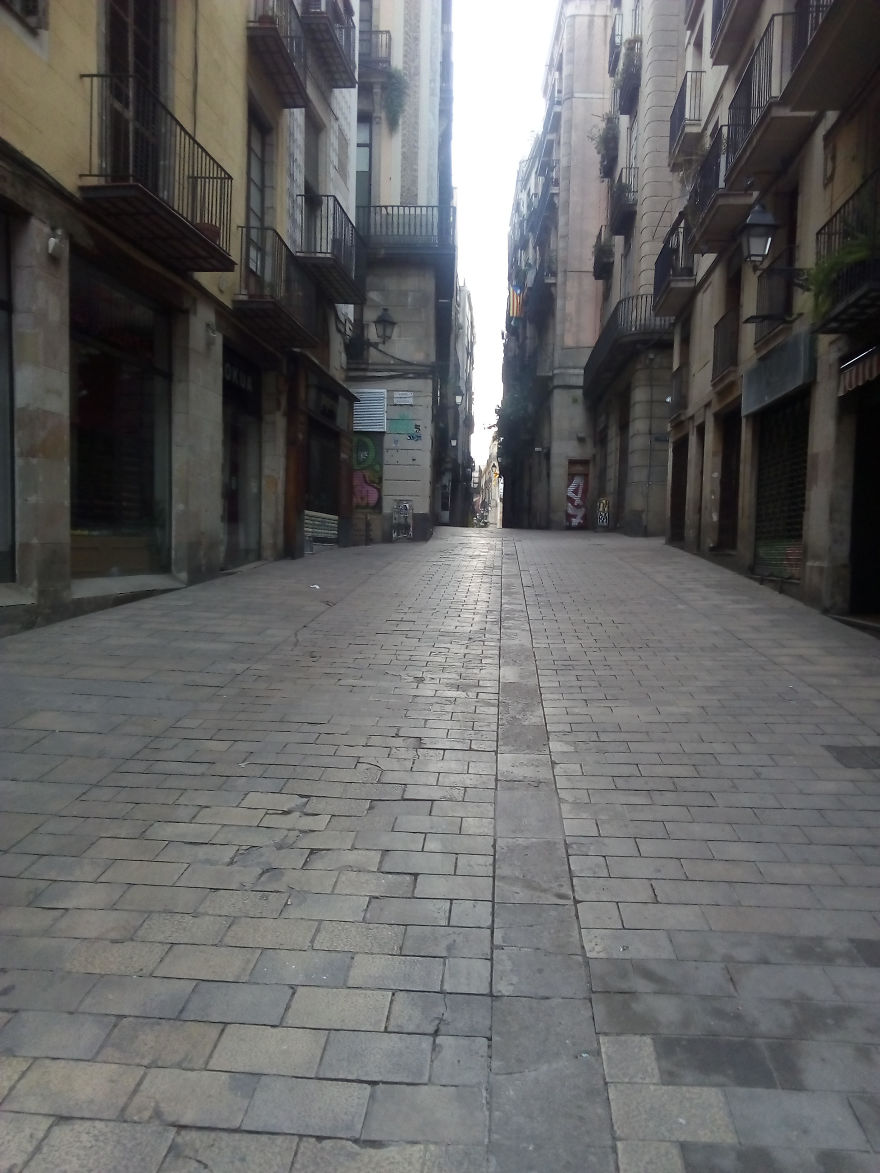 I Captured The Lockdown Of Downtown Barcelona