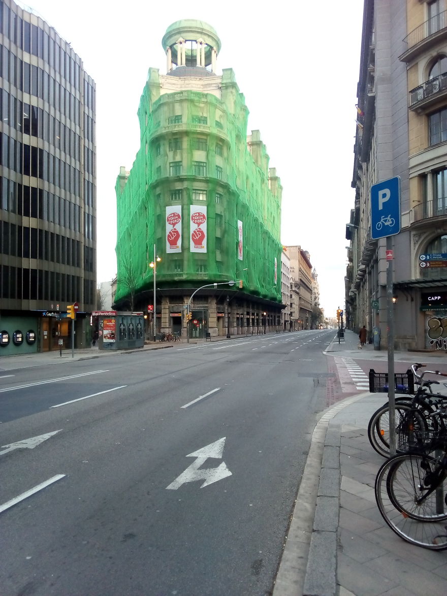I Captured The Lockdown Of Downtown Barcelona