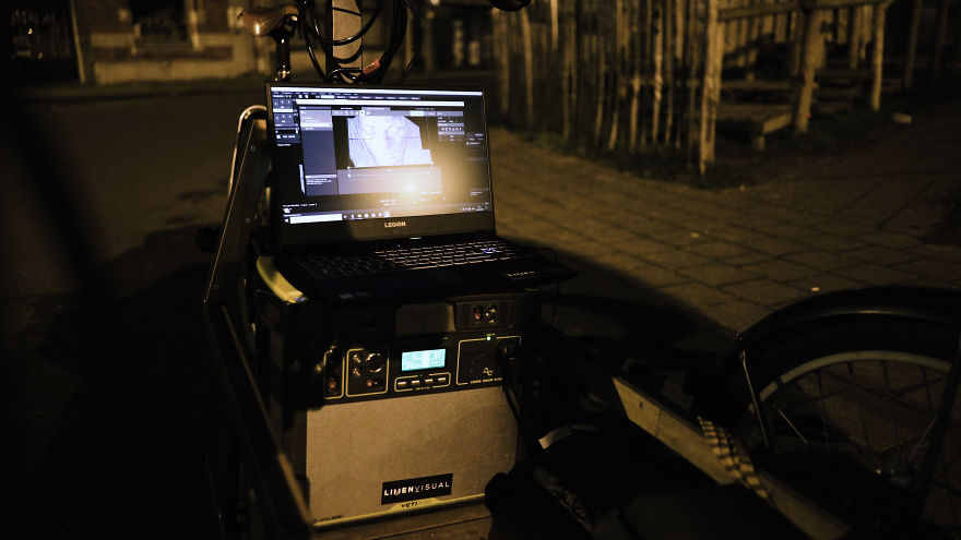 I Light Up Street Art At Night