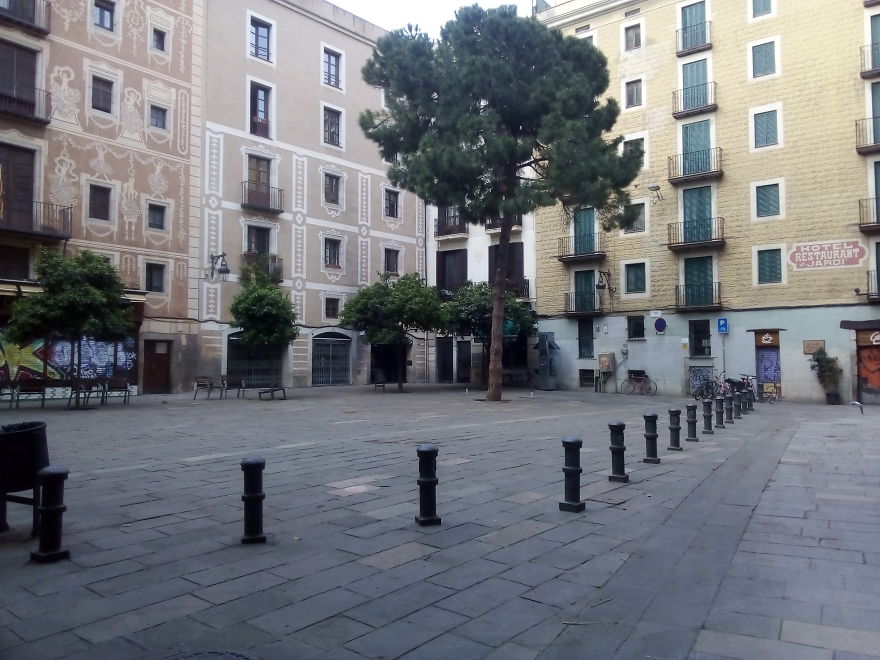 I Captured The Lockdown Of Downtown Barcelona
