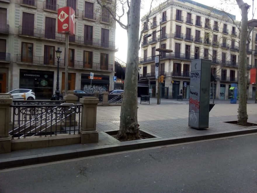 I Captured The Lockdown Of Downtown Barcelona
