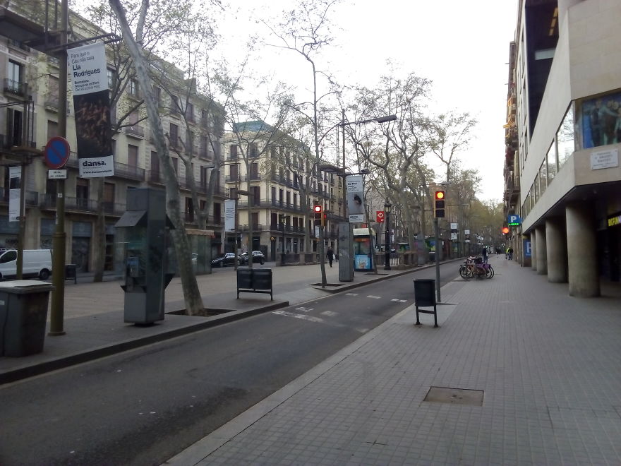 I Captured The Lockdown Of Downtown Barcelona
