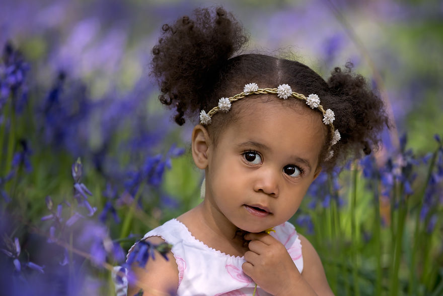 I Photograph Pregnant Women And Children In Spring Blossoms