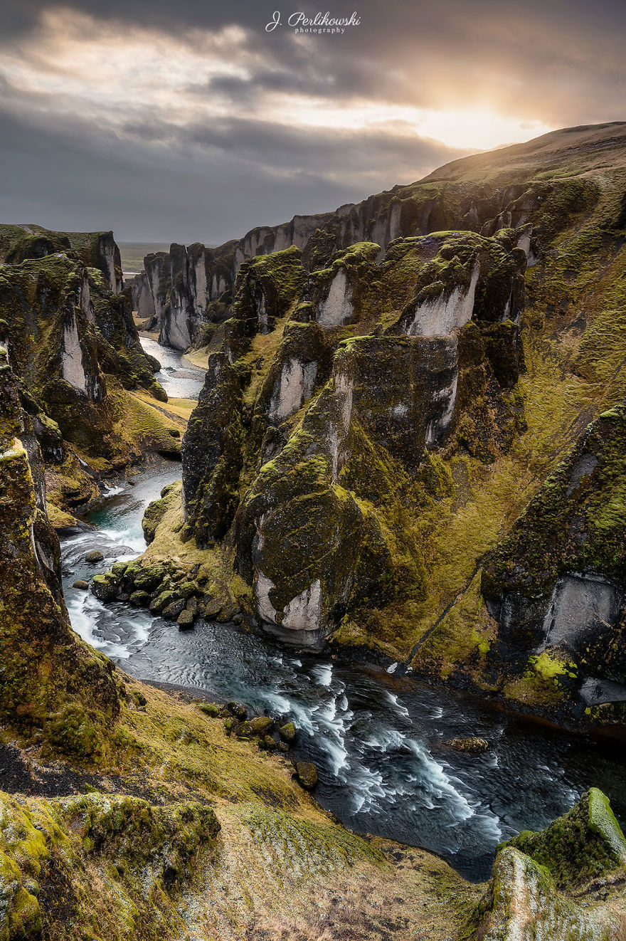 Fjaðrárgljúfur - I Saw Iceland Gem! Fjaðrárgljúfur - I Saw Iceland Gem!