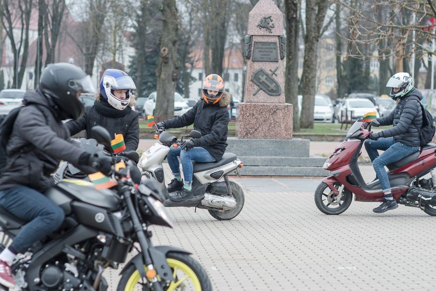 700 Samogitians Congratulated Lithuania By Adorning 30 Urban And Regional Places With The Tricolour