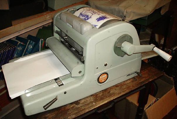 Mimeograph-machine-5e832f6d1f6dc.jpg